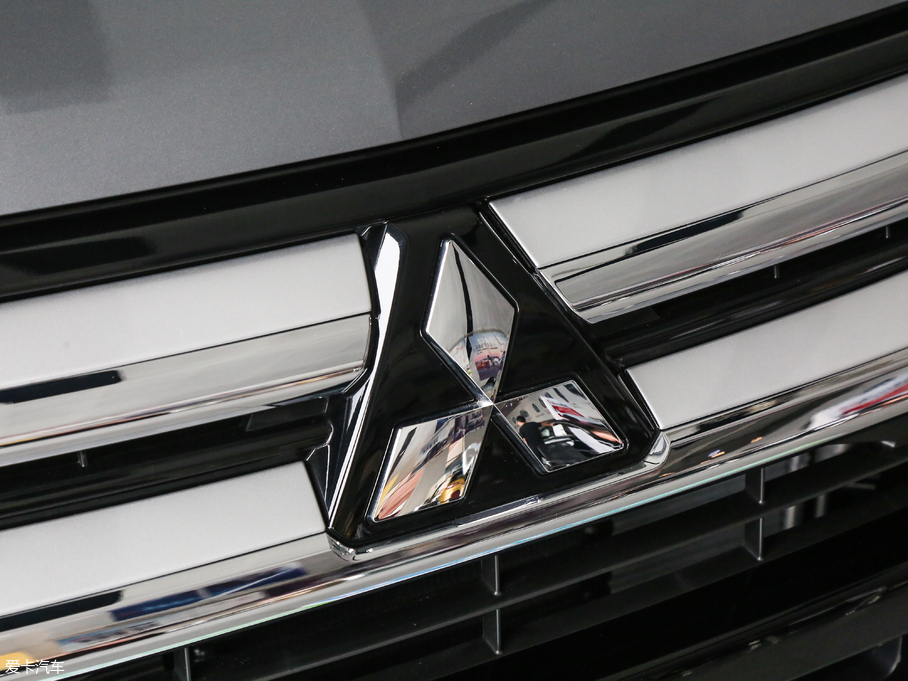 2018W{(ln) 2.4L (q)Ӣ