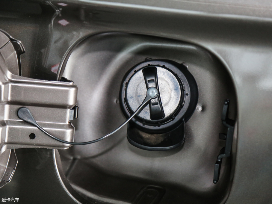 2018W{(ln) 2.0L (q)sҫ