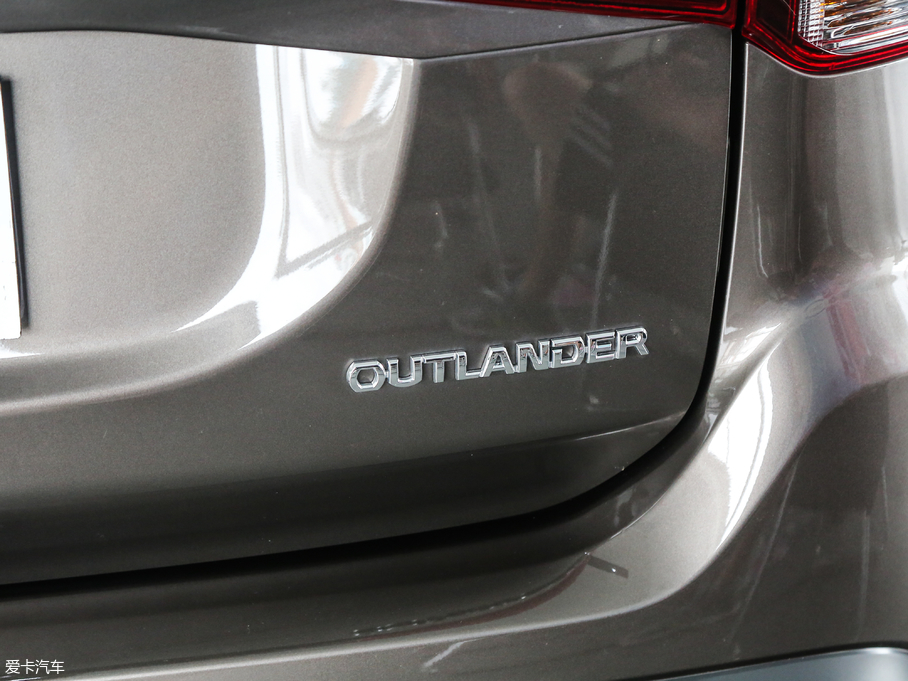 2018W{(ln) 2.0L (q)sҫ