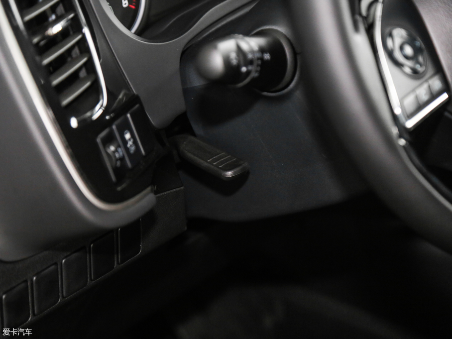 2018W{(ln) 2.0L (q)sҫ