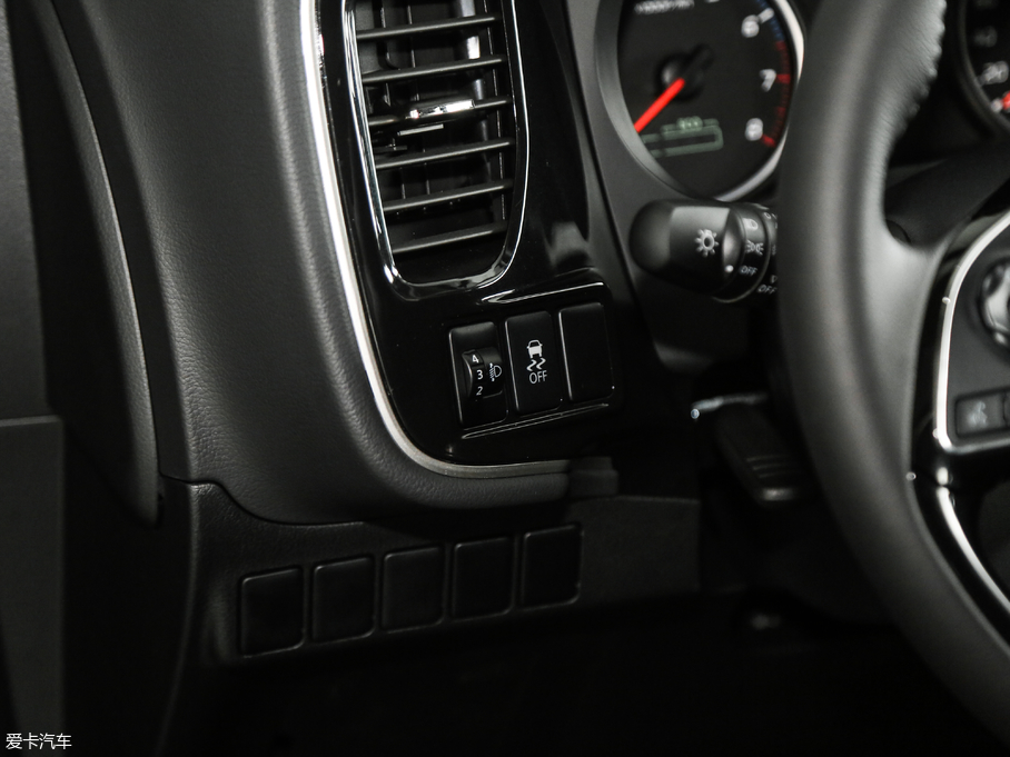 2018W{(ln) 2.0L (q)sҫ