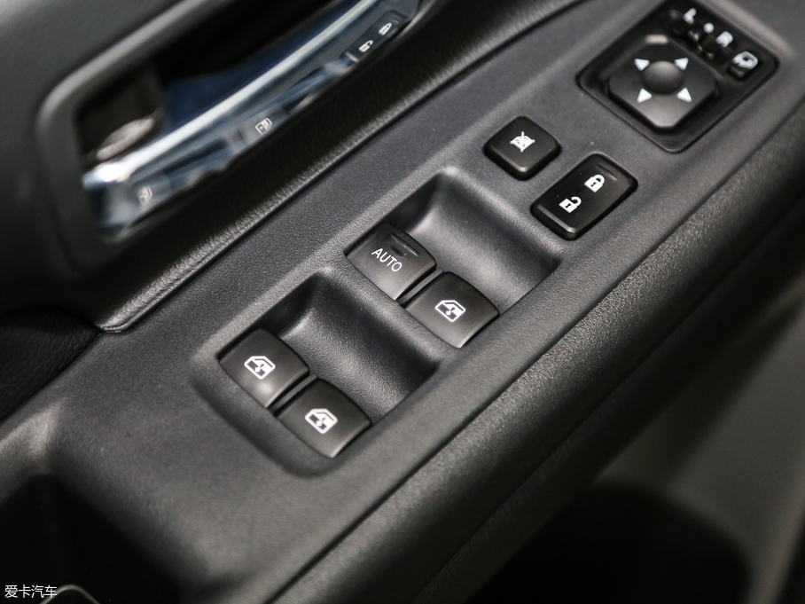 2018W{(ln) 2.0L (q)sҫ