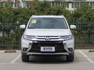2018款2.0L 两驱嘉乐版 正前