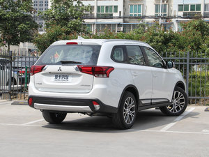 2018款2.0L 两驱嘉乐版 整体外观