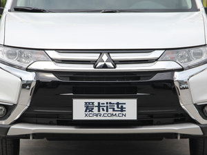 2018款2.0L 两驱嘉乐版 中网