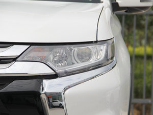 2018款2.0L 两驱嘉乐版 大灯