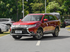 2018款2.4L 四驱尊贵版 左前45度
