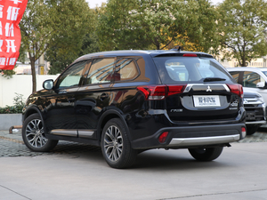 2018款2.0L 两驱荣耀版 左后45度