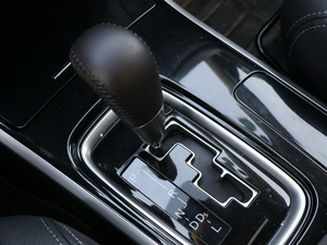 2018款2.0L 两驱荣耀版 换挡杆