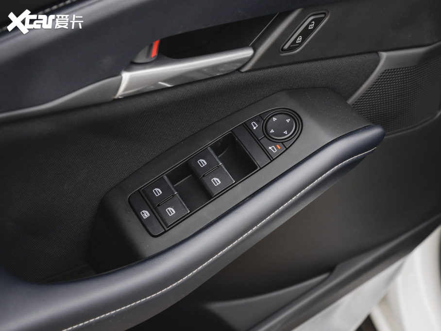 2021���R���_(d��)CX-30 2.0L �ք��А���