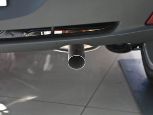 2011款炫动版 1.5L 手动超值型 排气管