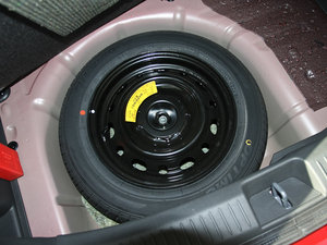 2011款炫动版 1.5L 手动超值型 备胎