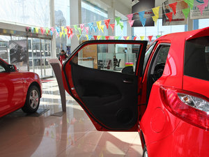 2011款炫动版 1.5L 手动超值型 空间座椅