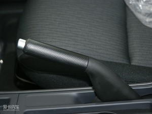 2010款经典款 2.0L 手动运动型 驻车制动器