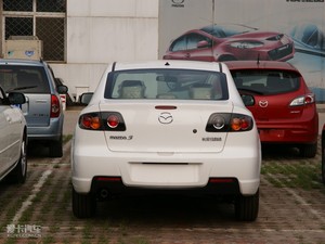 2010 2.0L Զ 	