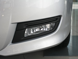 2010款经典款 1.6L 自动精英型 前雾灯