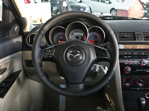 2010款经典款 1.6L 自动精英型 方向盘