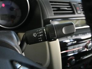 2010款经典款 1.6L 自动精英型 中控区
