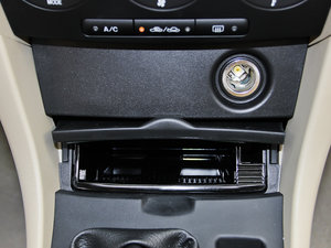 2012款经典款 1.6L 自动标准版 空间座椅