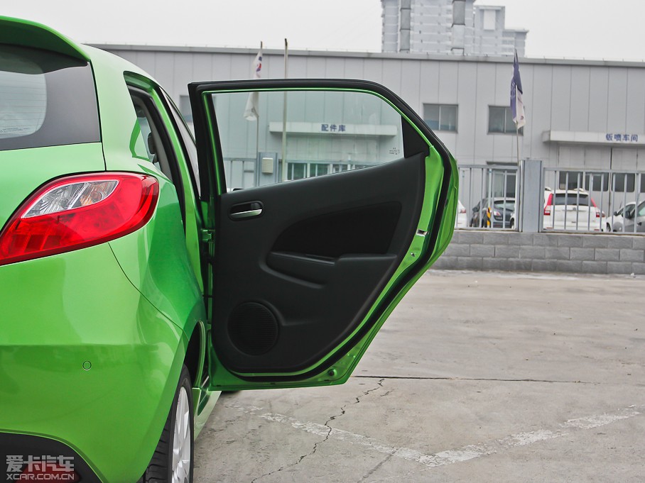 2012R_2Ɏ ńӰ 1.5L ԄӺA