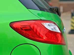 2012ńӰ 1.3L քӘ˜ ^