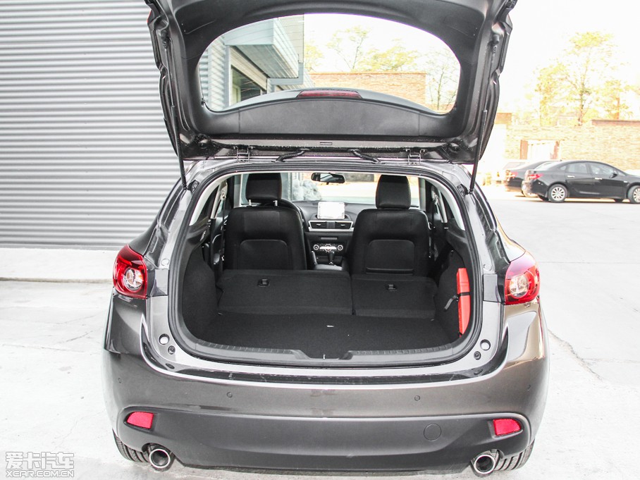 2014���R���_3 ����ِ�� �Ɏ� 2.0L �Ԅ��\�Ӱ�