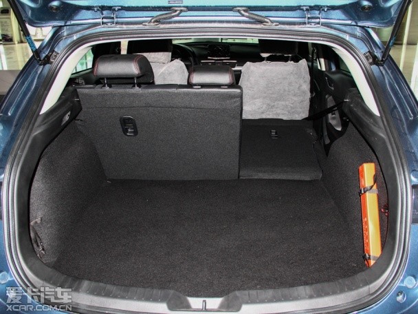 長(zhǎng)安馬自達(dá)2014款昂克賽拉兩廂