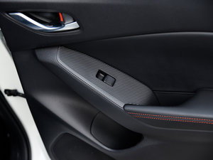 2016Ɏ 2.0L ԄŞ п؅^(q)