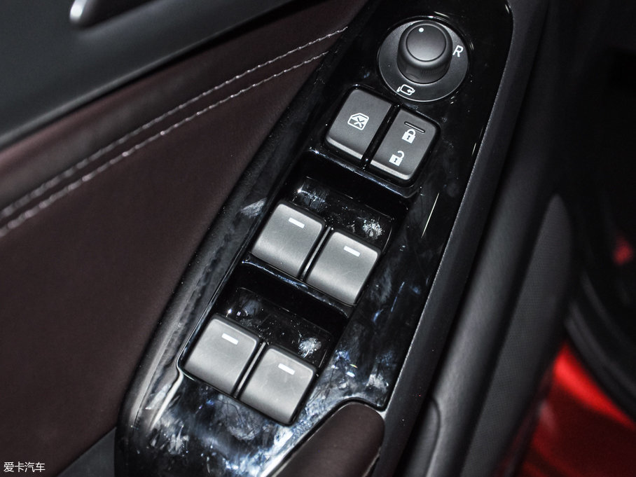 2017R_(d)3 ِ Ɏ 2.0L Ԅ\