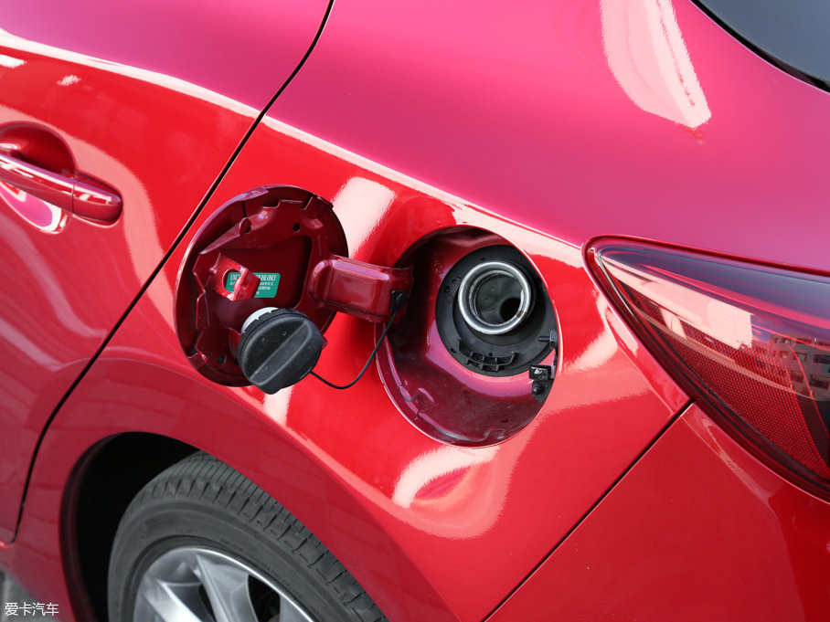 2017R_(d)3 ِ Ɏ 2.0L Ԅ(dng)\(yn)(dng)