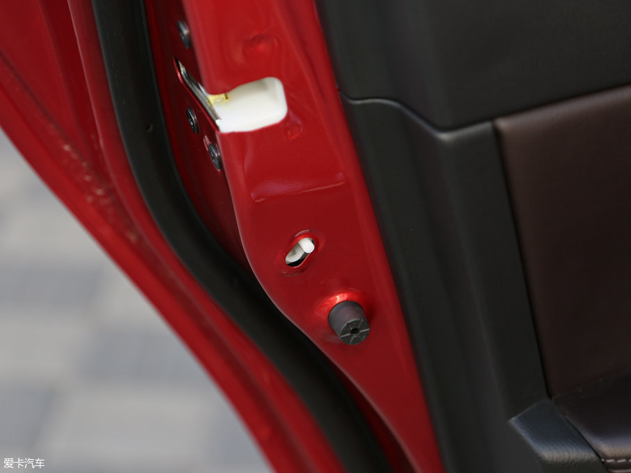 2017R_(d)3 ِ Ɏ 2.0L Ԅ(dng)\(yn)(dng)