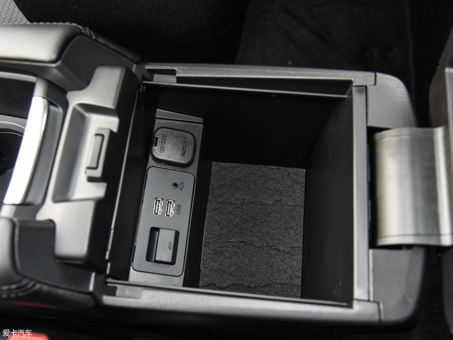 2017R_3 ِ Ɏ 2.0L ԄӺA