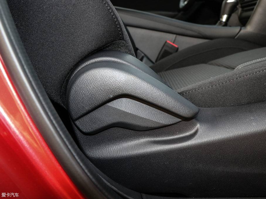 2017R_3 ِ Ɏ 2.0L ԄӺA