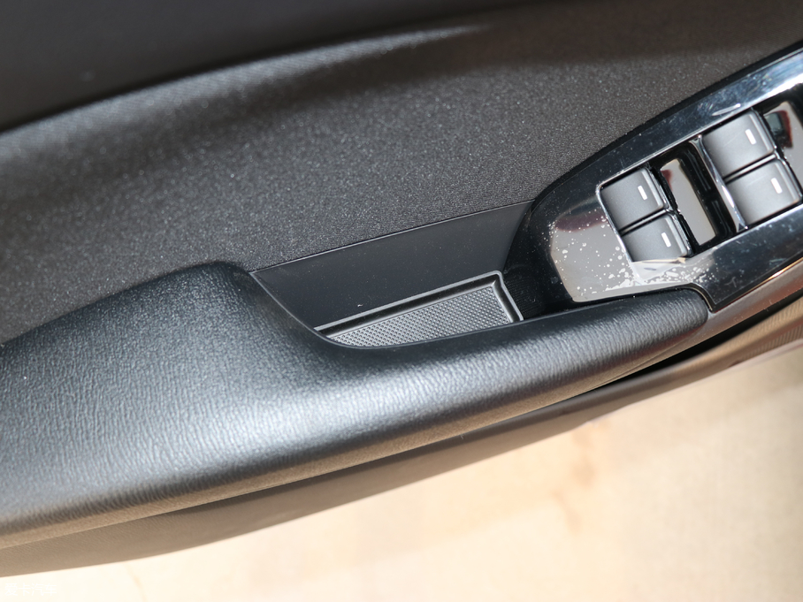 2017R_3 ِ Ɏ 2.0L ԄӺA