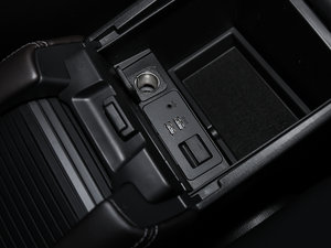 2017 2.0L Ԅ(dng)Ş g