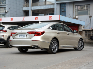 2019款260TURBO 精耀版 整体外观