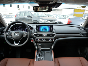 2019款260TURBO 精耀版 内饰全景
