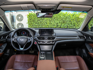 2019款2.0L 净越版 内饰全景