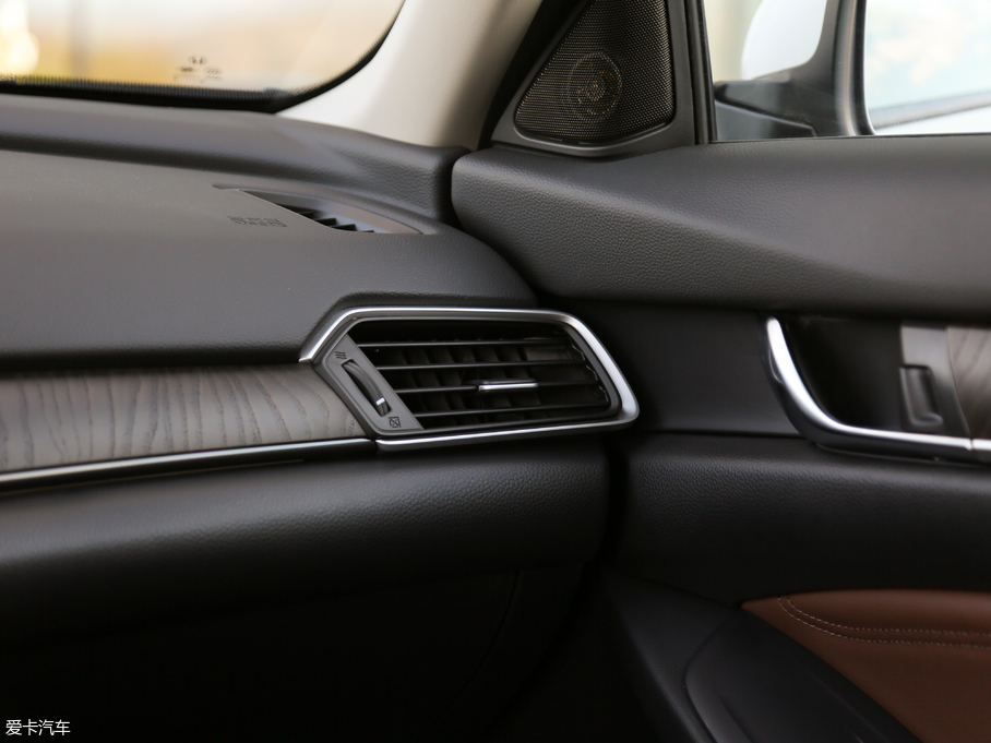2019Ӣ 260TURBO ҫ