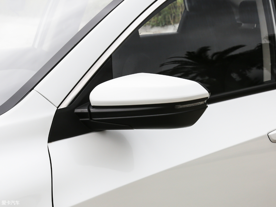 2019������ 180TURBO CVT������ ��V