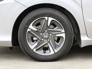 2019180TURBO CVTҫ V ݆Ȧ