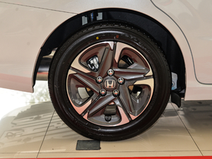 2019180TURBO CVT V Ȧ