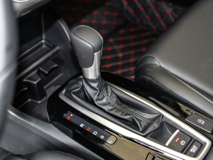 2019180TURBO CVT V 