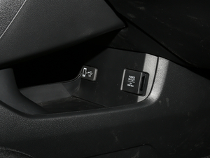 2019220TURBO CVTȼӰ V g