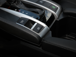 2019款220TURBO CVT燃擎版 国V 驻车制动器