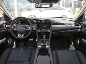 2019款220TURBO CVT燃擎版 国V 内饰全景