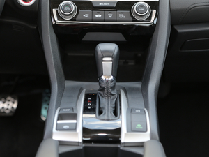 2019款220TURBO CVT燃擎版 国V 中控区