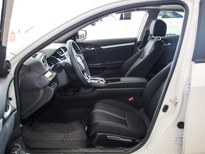 2019款220TURBO CVT劲动版 国VI 前排空间