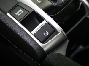2019款220TURBO CVT劲动版 国VI 驻车制动器