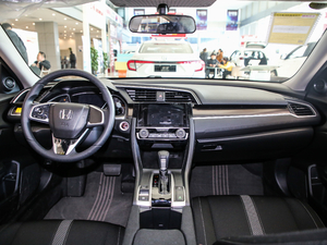 2019款220TURBO CVT劲动版 国VI 内饰全景